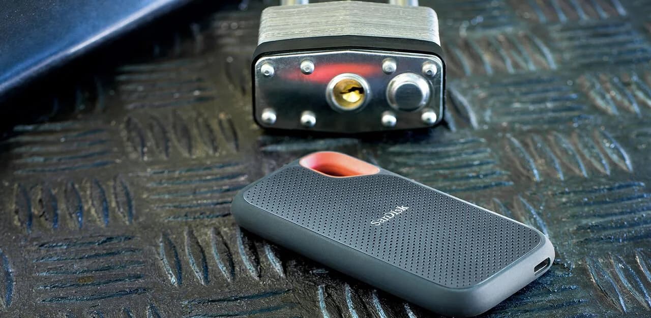 External SSD SANDISK Extreme 4TB Write speed 1000 MBytes/sec Read speed 1050 MBytes/sec SDSSDE61-4T00-G25 - Image 9