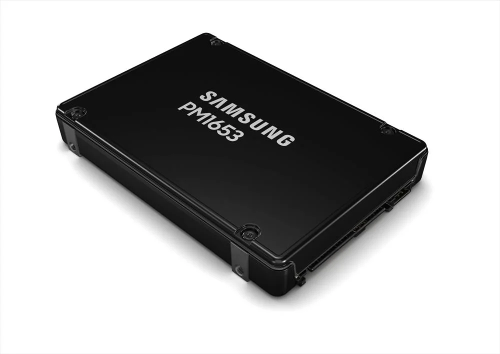 SSD SAMSUNG Model name PM1653 MZILG1T9HCJR-00A07 - Image 1