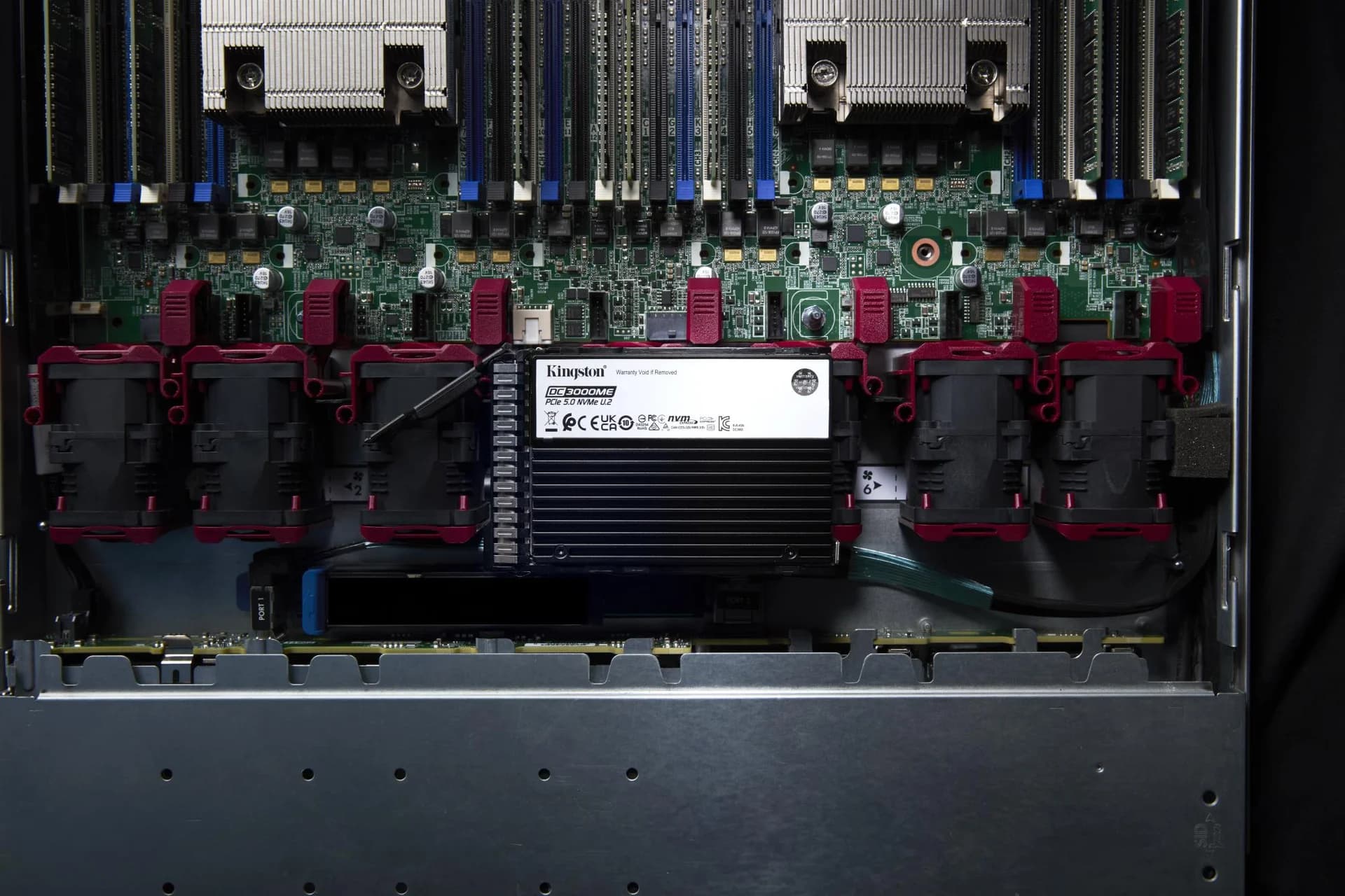 SSD KINGSTON SSD series DC3000ME 7.68TB NVMe NAND flash technology 3D TLC Write speed 10000 MBytes/sec Read speed 14000 MBytes/sec Form Factor U.2 TBW 14.016 TB MTBF 2000000 hours SEDC3000ME/7T6 - Image 9