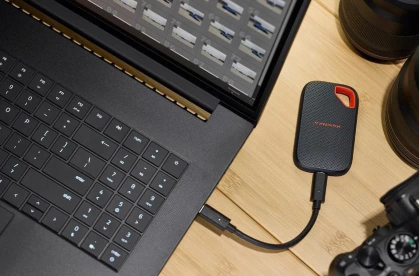 External SSD SANDISK Read speed 2000 MB/s 4000 GB SDSSDE70-4T00-G25 - Image 2