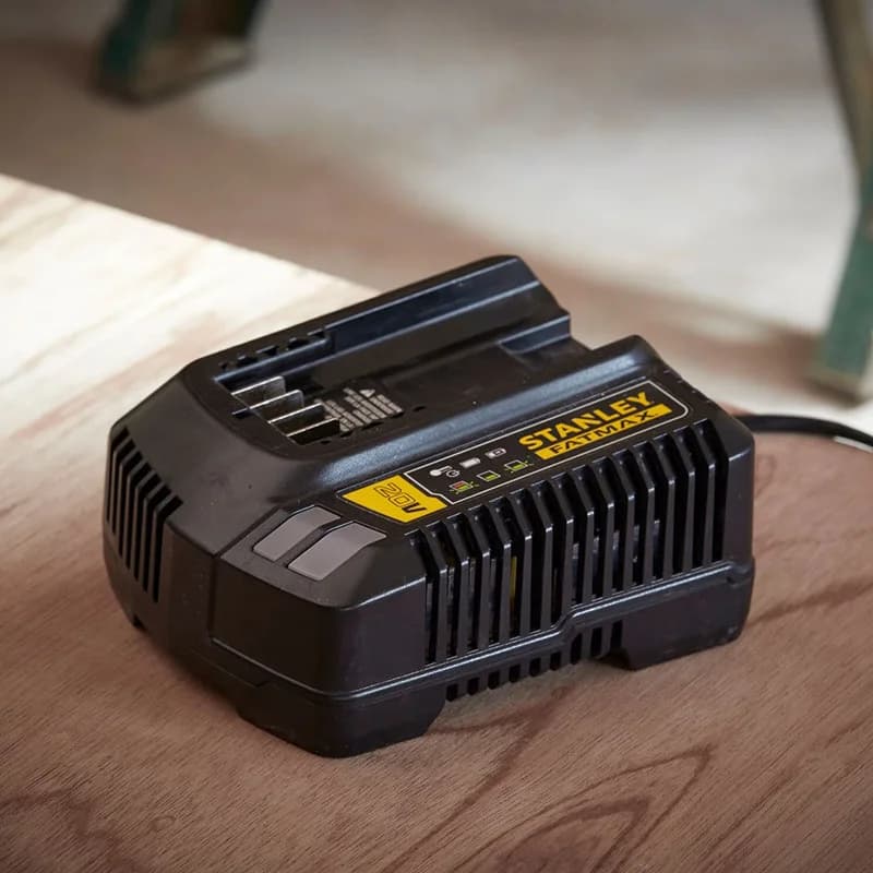 Stanley 18V V20 4A Fast Charger SFMCB14-QW - Image 3