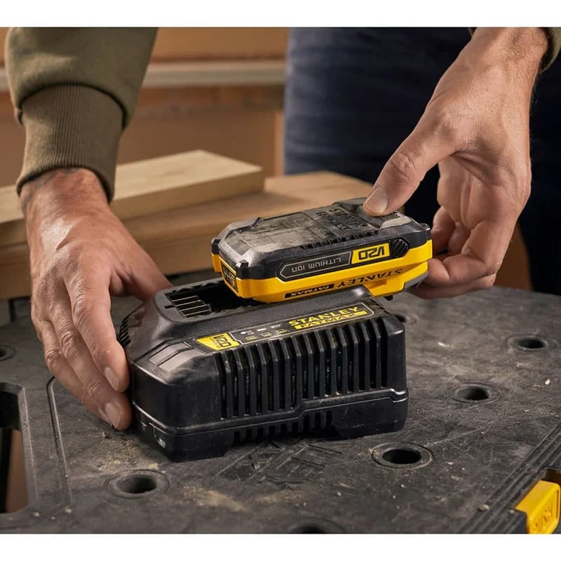 Stanley 18V V20 4A Fast Charger SFMCB14-QW - Image 4