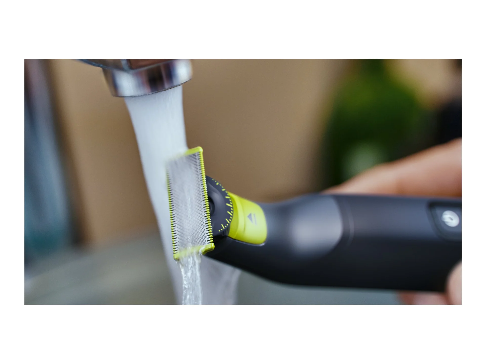 Philips Face and Body Shaver   QP6542/15 OneBlade Pro 360   Operating time (max) 90 min   Wet & Dry   Lithium Ion   Black - Image 13