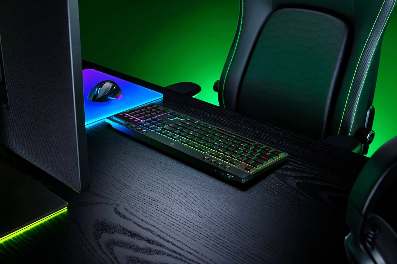 Razer   BlackWidow V4 Low-profile HyperSpeed   Gaming Keyboard   Wireless   US   2.4GHz, Bluetooth, USB-C   Yellow Linear - Image 5