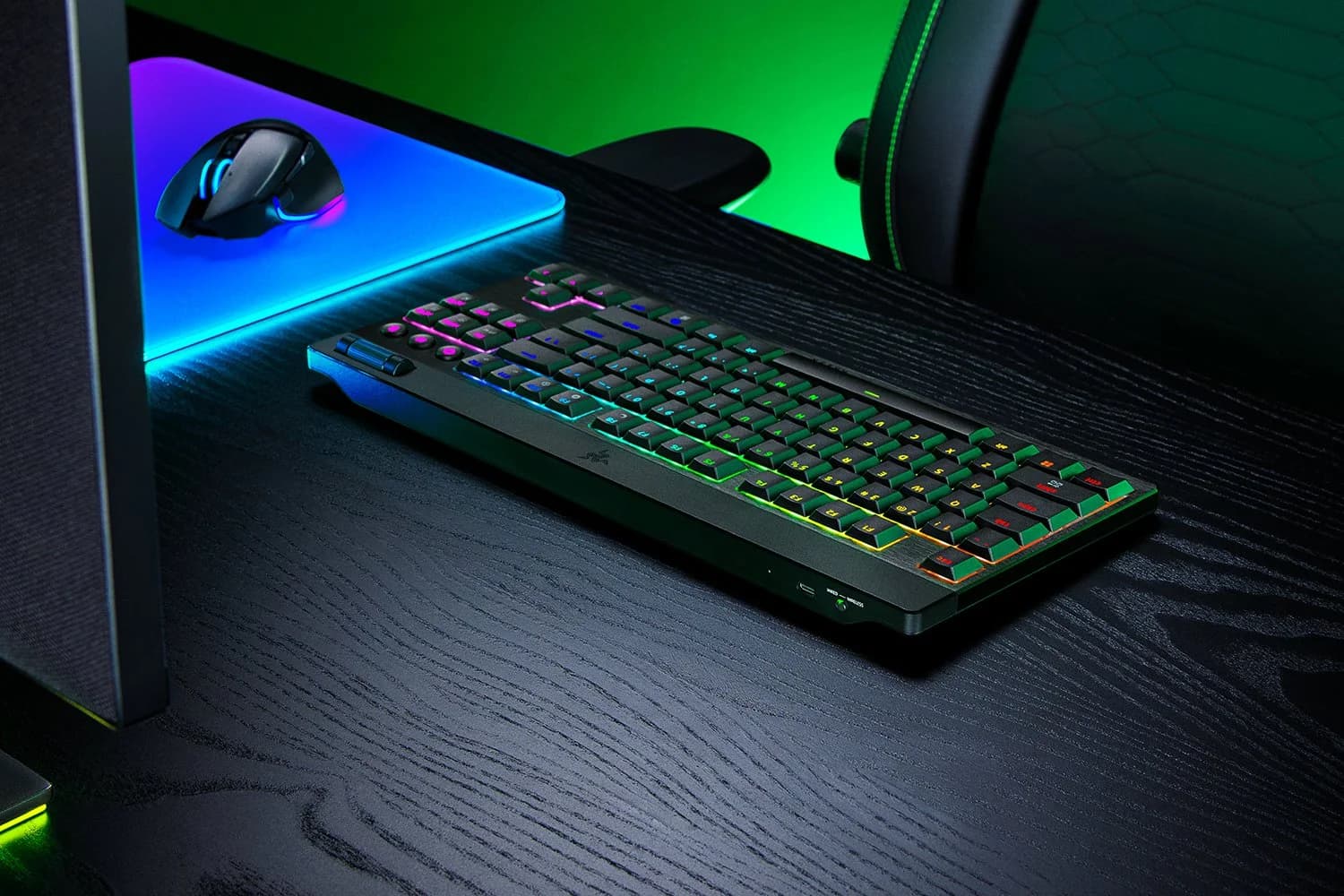Razer   BlackWidow V4 Low-Profile HyperSpeed   Keyboard   Wireless   US   Bluetooth   Black   Orange Switches - Image 4