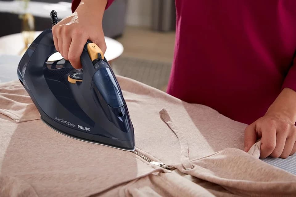 Philips DST7060/20 7000 Series Steam Iron 3000 W Water tank capacity 300 ml Continuous steam 55 g/min Steam boost performance 250 g/min Blue/Yellow - Image 4