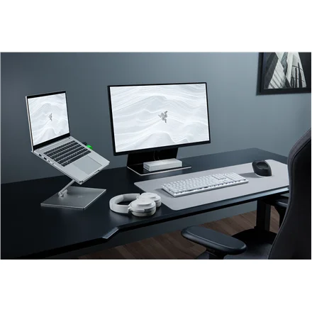 Razer Desktop RGB Dock for Multiple Devices and Displays Thunderbolt 5 Dock - Image 5