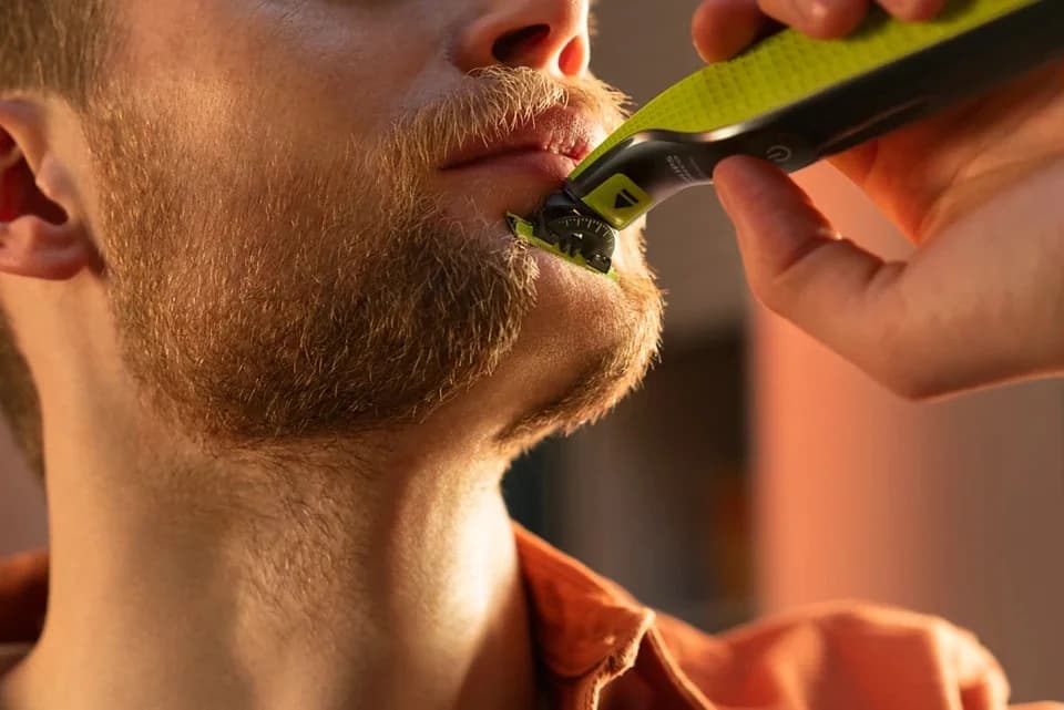 Philips Shaver QP2724/23 OneBlade Operating time (max) 45 min Wet & Dry NiMH Black/Lime - Image 4