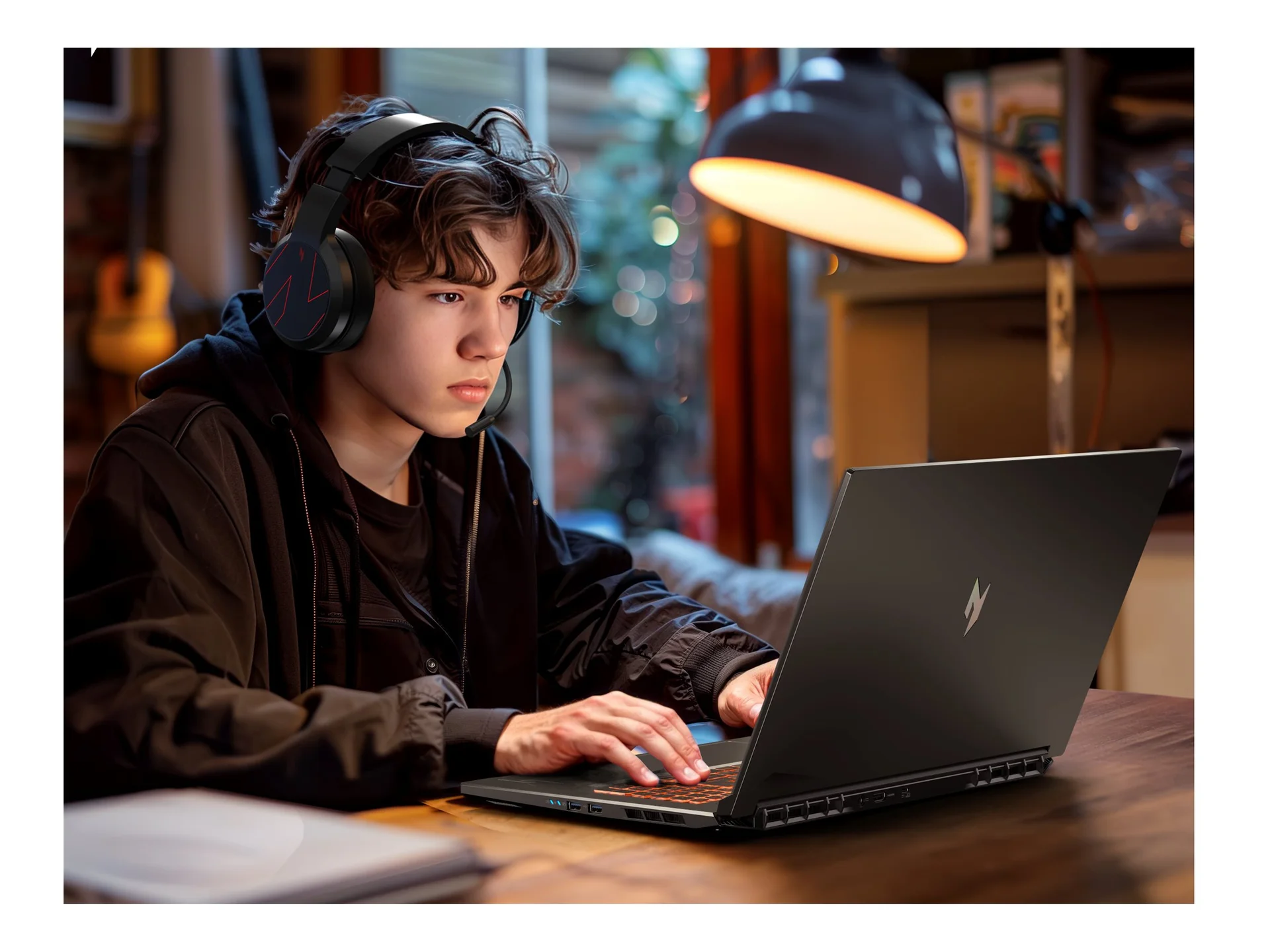 Acer   Nitro V 17 AI ANV17-41-R3C8   Obsidian Black   17.3 "   IPS   FHD   1920 x 1080 pixels   AMD Ryzen 5   240   16 GB   DDR5   Solid-state drive capacity 512 GB   NVIDIA GeForce RTX 5050   GDDR7   8 GB   Windows 11 Home   802.11ax   Bluetooth version 