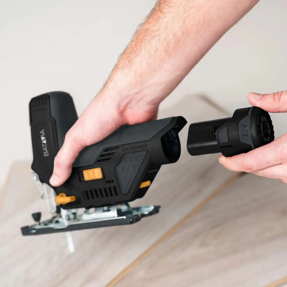 Batavia B.V.   12V Cordless Jigsaw - Fixxpack 2.0 Set (incl. 2.0Ah battery & USB-C charging cable) - Image 5
