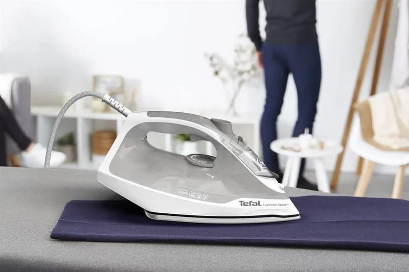 TEFAL Express Steam Iron   FV2863E1   Steam Iron   2500 W   Water tank capacity 270 ml   Continuous steam 30 g/min   Steam boost performance 200 g/min - Image 5