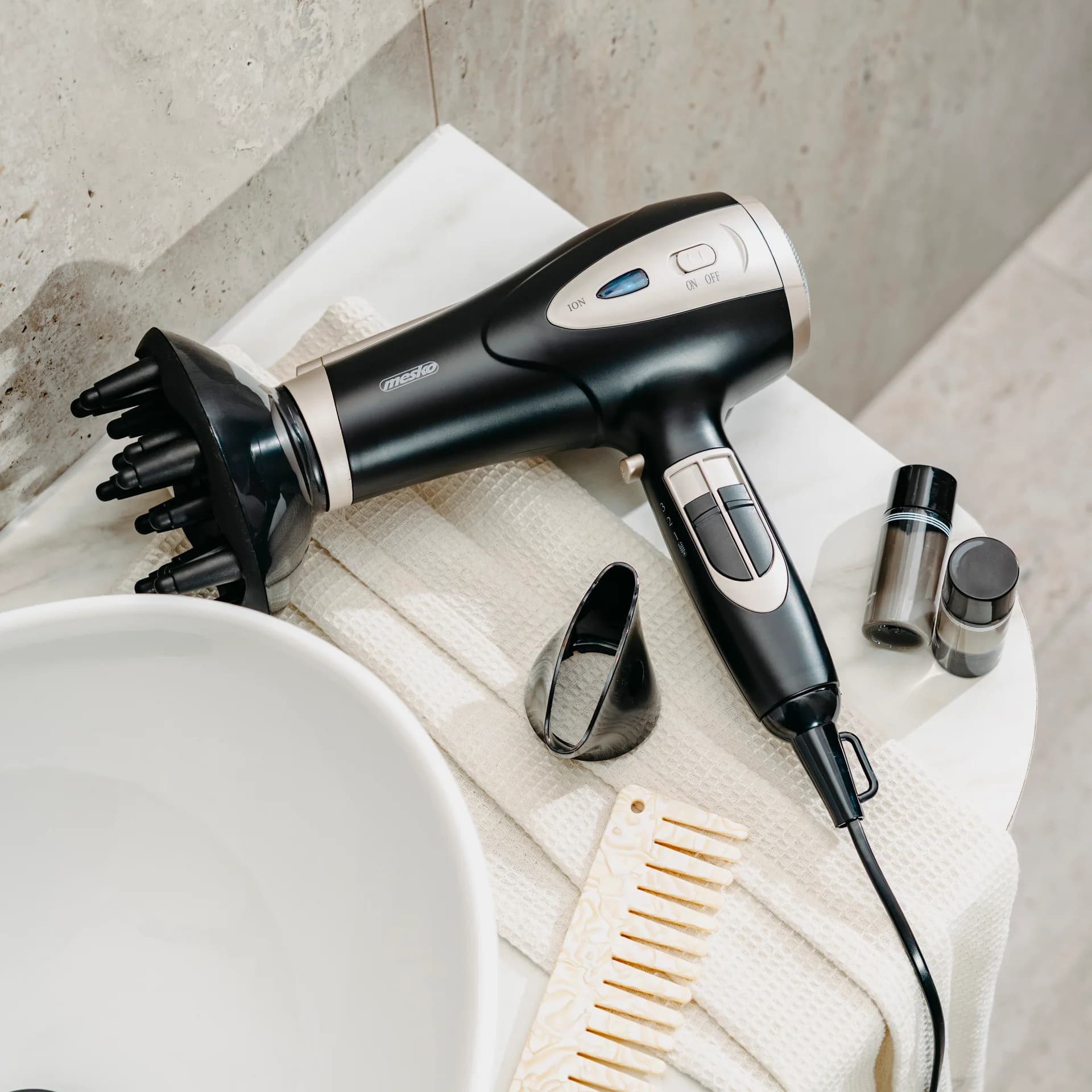 Mesko Hair Dryer   MS 2287   2200 W   Number of temperature settings 3   Diffuser nozzle   Black/Champagne - Image 11