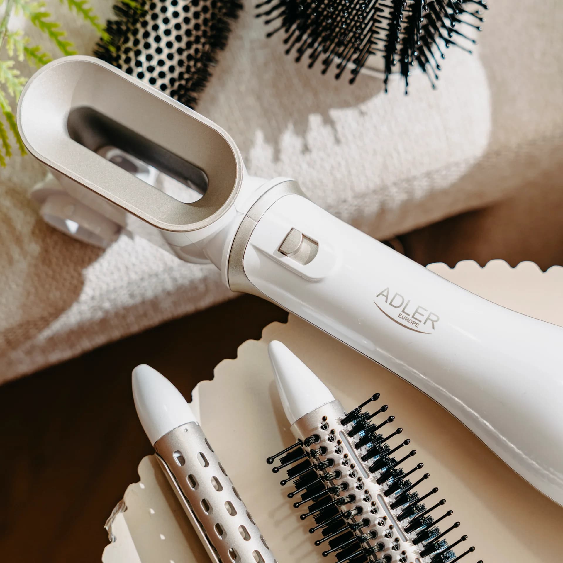 Adler 5-in-1 Curling Iron-Dryer   AD 2027   Number of heating levels 2   1200 W   White/Champagne - Image 13
