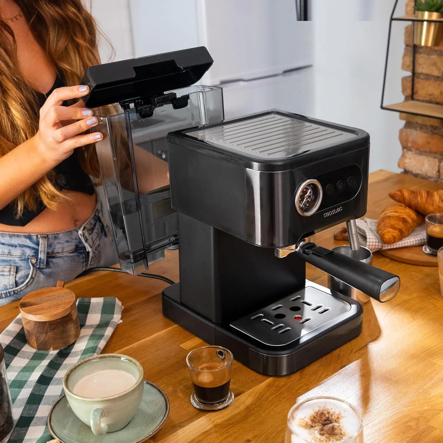 Cecotec Coffee machine Power Espresso 20 Pro Latte Pump pressure 20 bar Built-in milk frother Semi-automatic Black 1350 W - Image 8