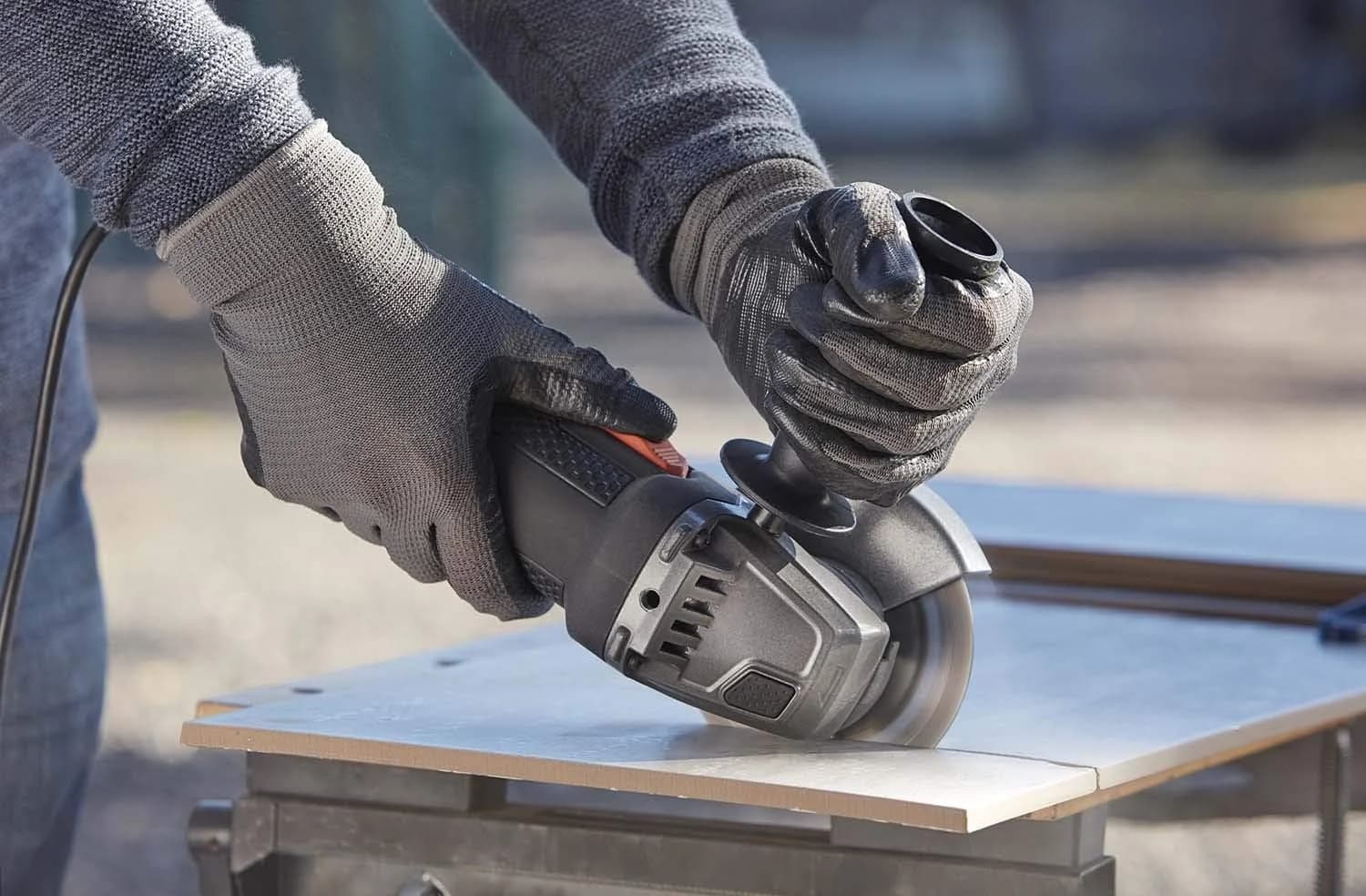 Black&Decker Angle Grinder BEG120-QS 800W 125mm Corded BLACK & DECKER - Image 2