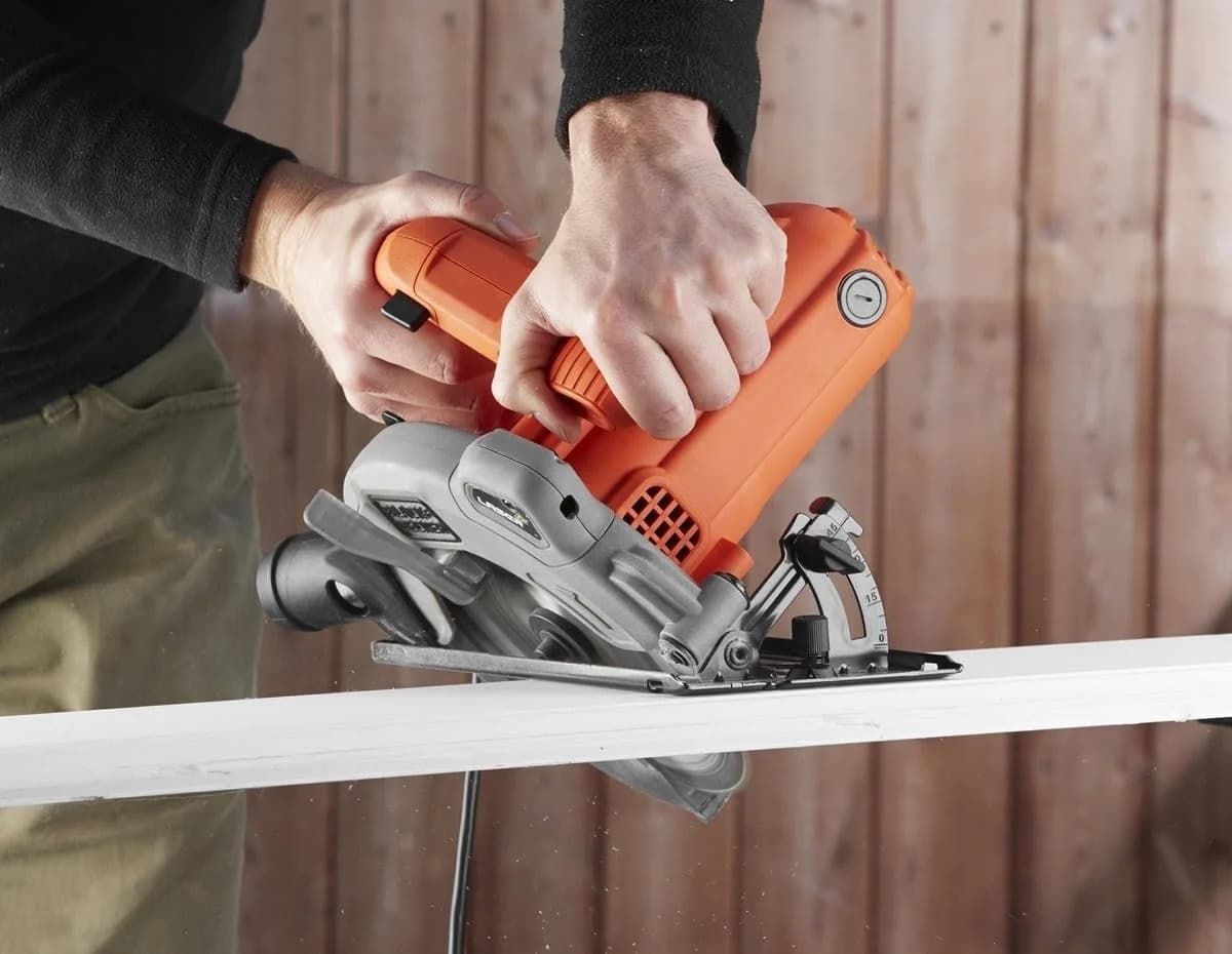 Black&Decker 1250W 190mm Circ Saw with Laser CS1250L-QS BLACK & DECKER - Image 4