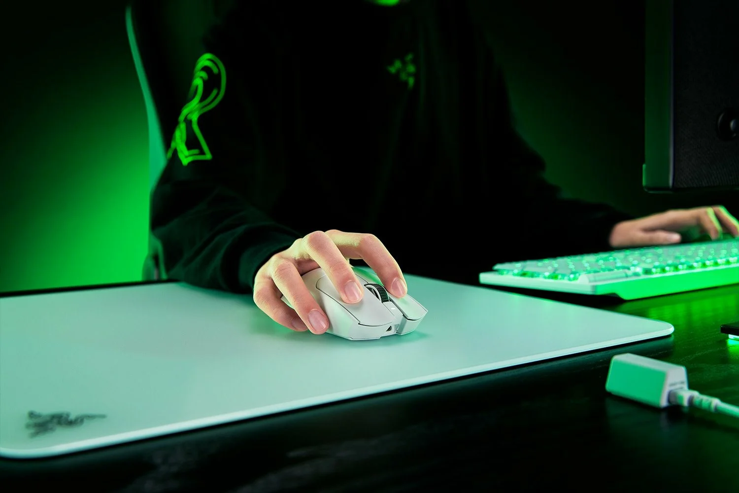 Razer Viper V3 Pro mouse Gaming Right-hand RF Wireless + USB Type-C Optical 35000 DPI - Image 9